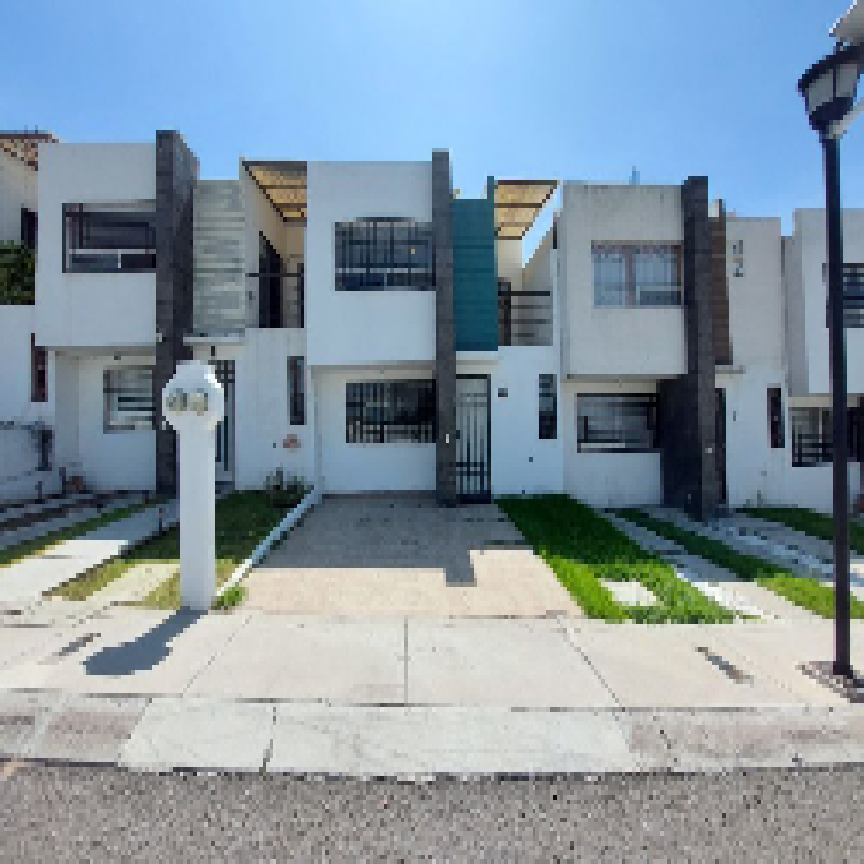 Venta de Casa en condominio en Valle de Santiago-Ciudad Del Sol - 1